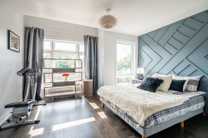 3-Storey 3 Beds 3 Baths Detached Home w/2 outdoors gallery image 4