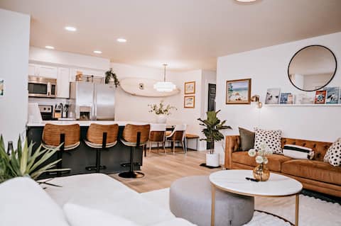Laneda Landing (Modern, Hot tub)