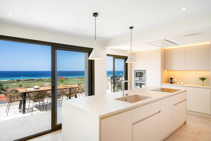 Villa Bella | fantastic seaview | heated pool gallery image 2