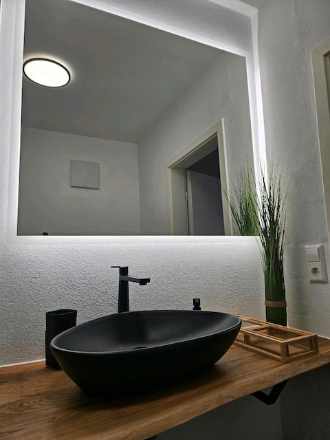 Direct lake location with lake view