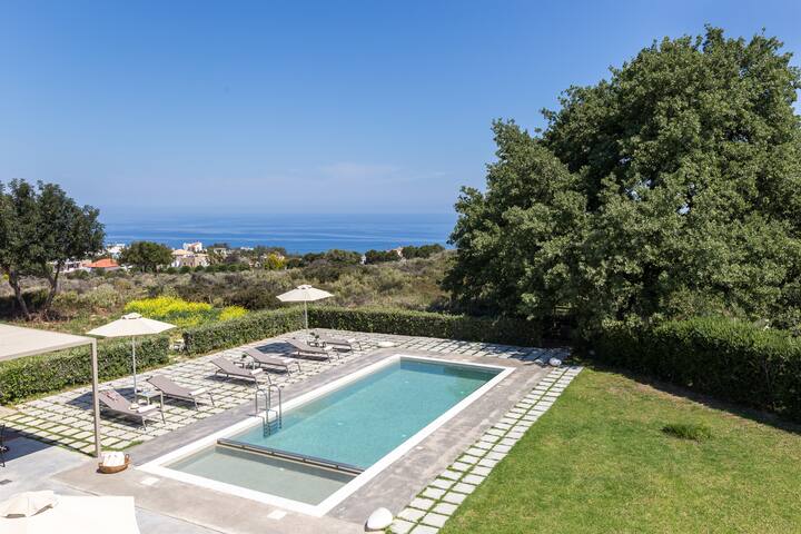LuxVilla: Heated Pool. Beach (2km). Center (8min) gallery image 3
