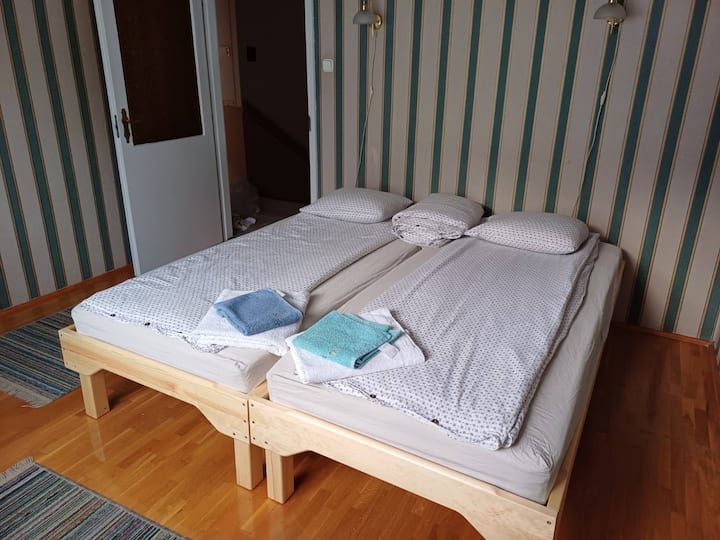 Dormitorio, primer piso.