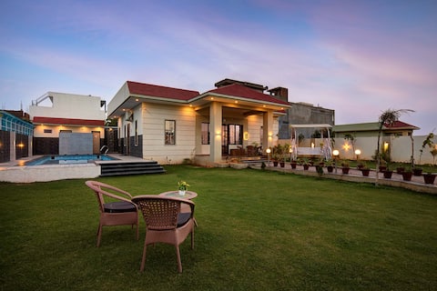 Casa De Fiesta Luxurious Farmhouse Villa in Jaipur