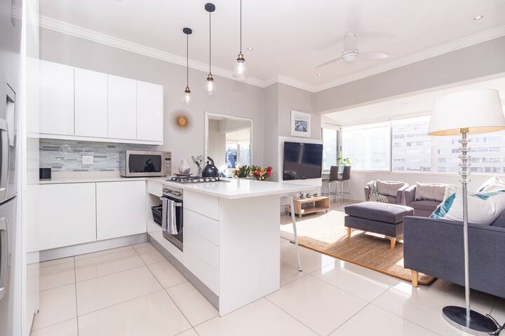 2 bed apartment on the promenade gallery image 4