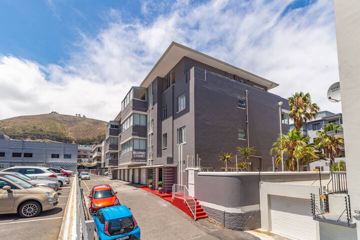 2 bed apartment on the promenade gallery image 2