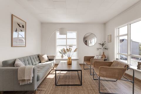 Charming & Spacious apt. - Free parking