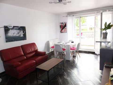 3 rooms 5 min walk to RER C