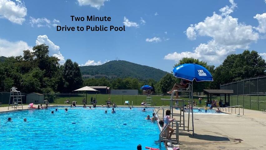 2 Houses! Sleeps 22! 10 Min to DTW Asheville gallery image 5