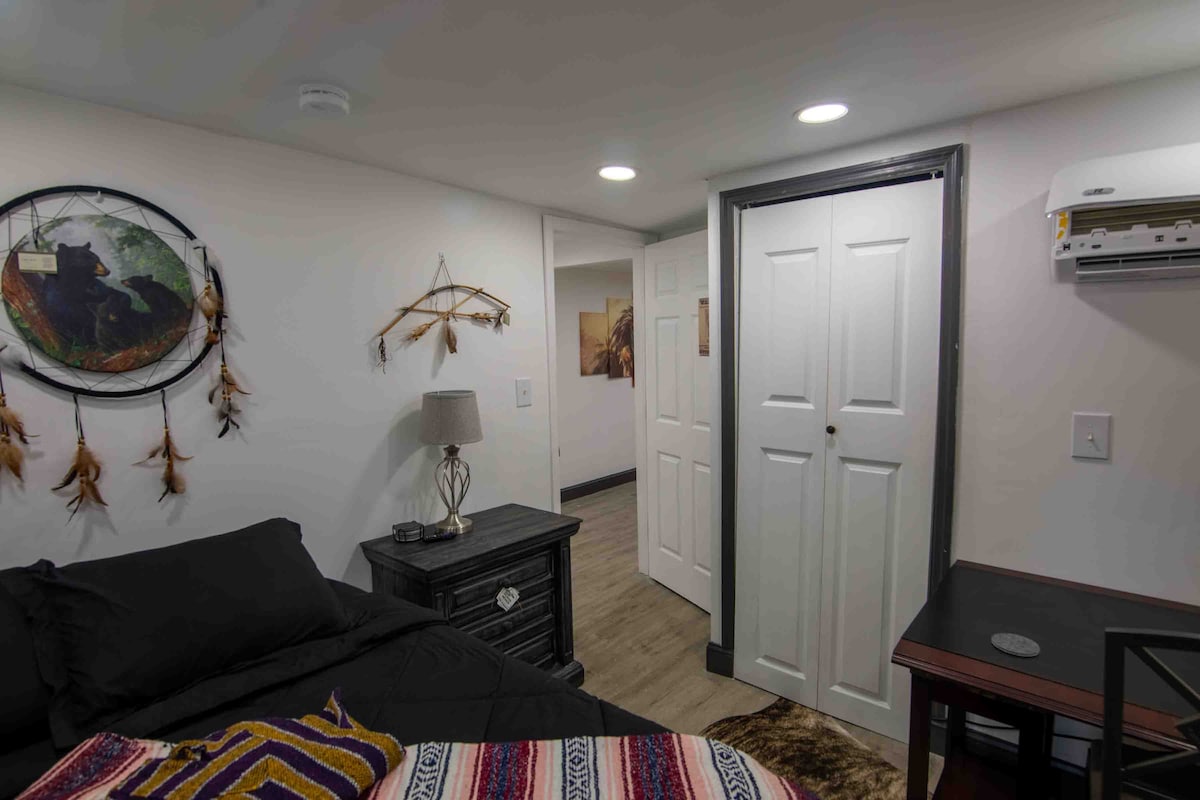 Bedroom 30 day+ “Sitting Bull” – Photo 3