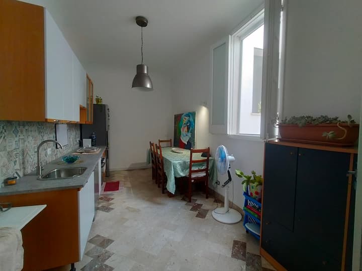 Large 3 Bedroom Flat On The Main Road - Trapani