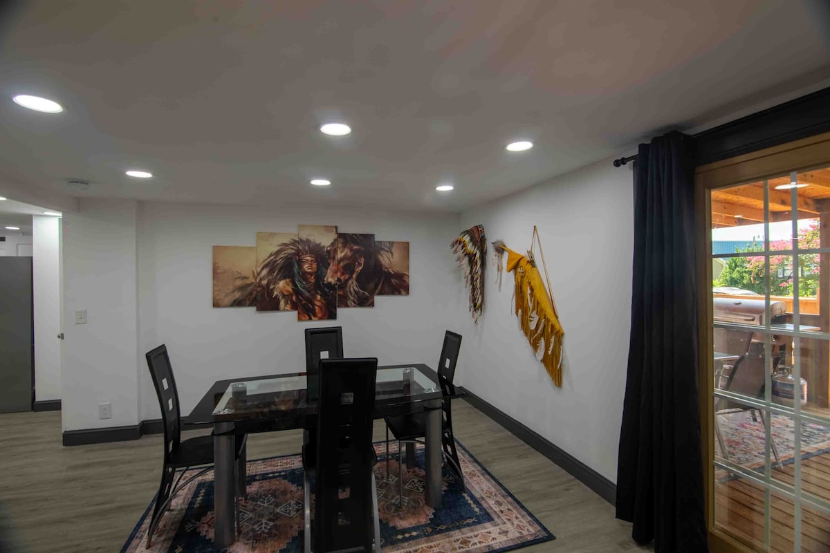 Awesome 2 bedroom, 2 bath, apt. – Photo 11