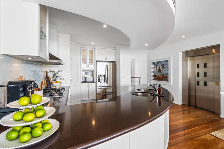 Sunrise @ C-Vue by Your Perfect Host gallery image 2