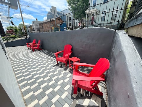 Top Airbnb: Cozy Mt. Adams Retreat - 1 BR in Mt. Adams