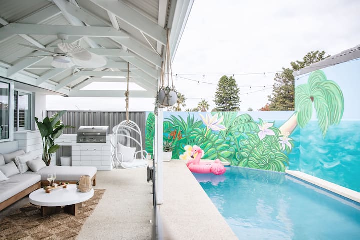 Stunning Outdoor Oasis Close to the Beach