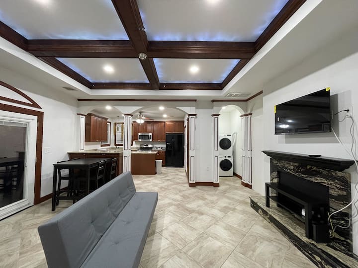 [Fmb] Modern 1 Bedroom*ownentry*kitchen*washerdry - Austin, TX