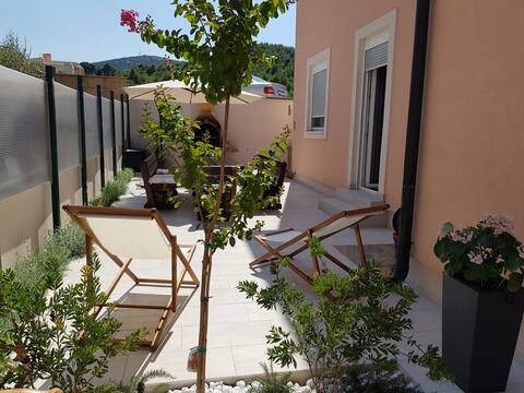 Sea view with 2 terrace and barbecue A5