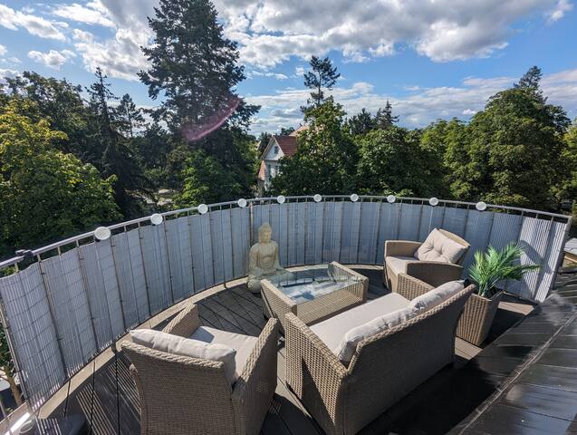 Fancy duplex apartment, green & quiet neighborhood gallery image 2