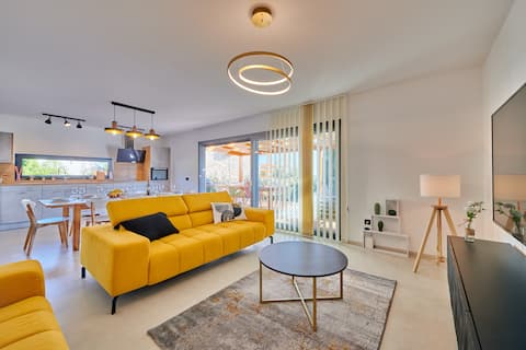 Popular Airbnb listing: Villa Frana, Modern 4BR Retreat in Istria in Općina Marčana