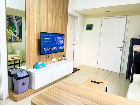 Lovely 2BR Queen & Sliding Beds by AYA Stays