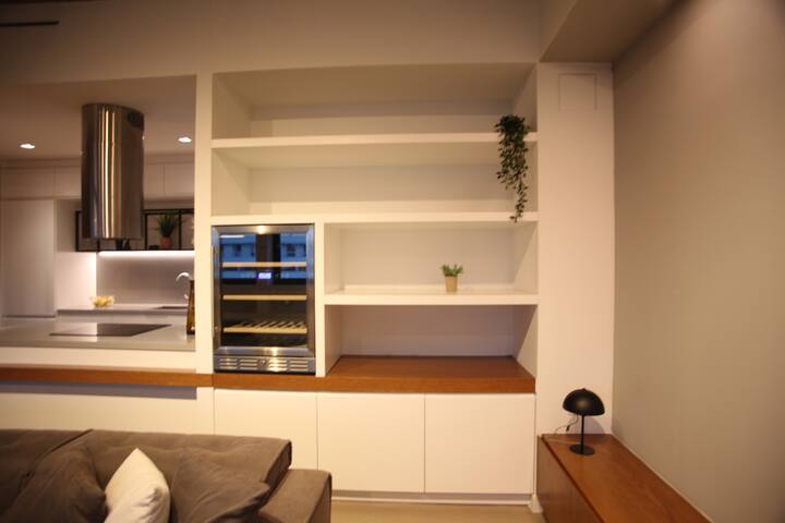 Athens Market Iconic Loft, Amazing Acropolis View gallery image 4