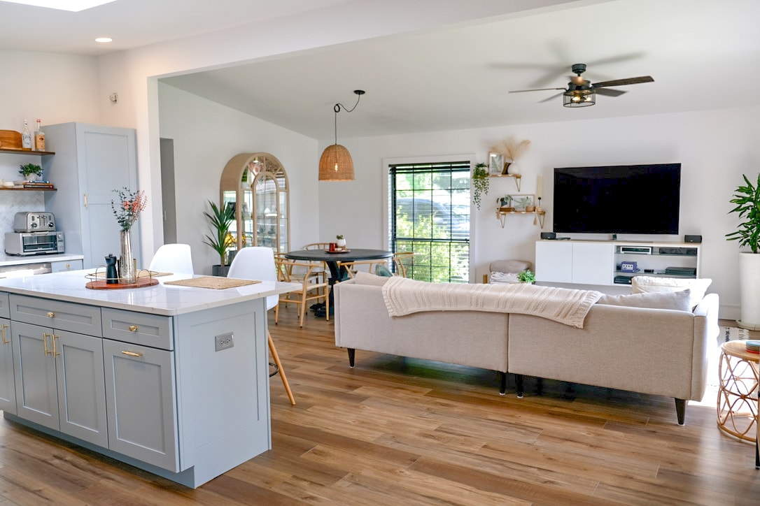 Top performing Airbnb: Lakeview Retreat with Private Pool Perfect Getaway in East Lake Orient Park
