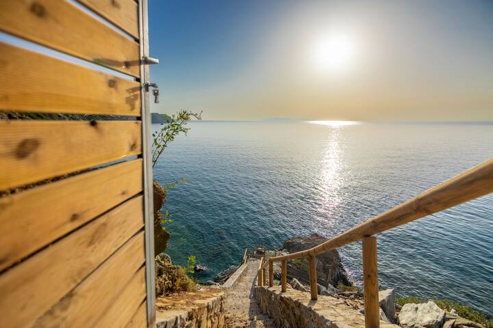 Stunning sea views, Access to a cove – Euphoria gallery image 5