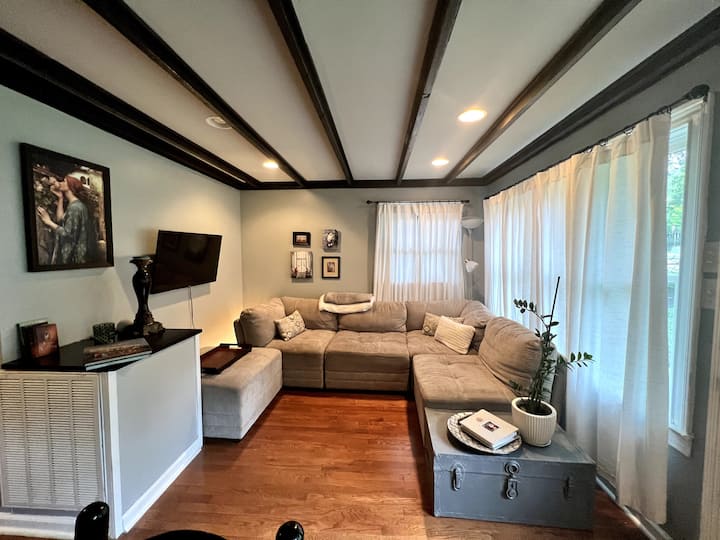 Living Room: TV has Roku