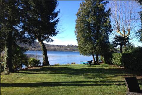 Romantic villa on Lake Monate