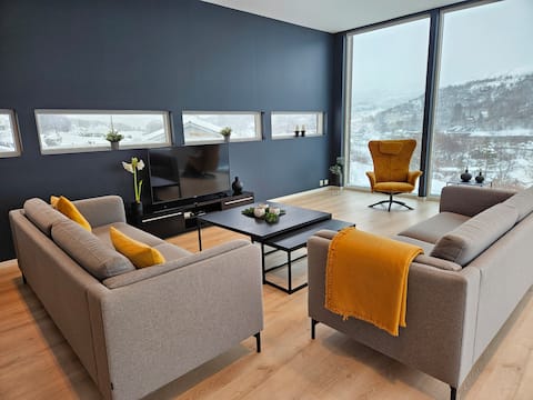 Top Airbnb: Modern cabin with large terrace and idyllic garden in Tysvær