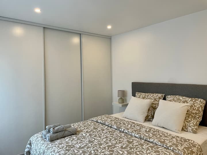 ห้องนอนมีเครื่องนอนคุณภาพอยู่ชั้นล่าง