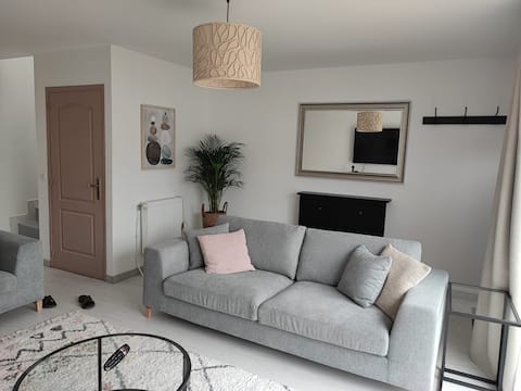 Nice house with garden/pool near Paris Orly