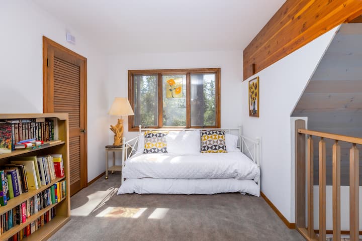Twin over twin trundle daybed.