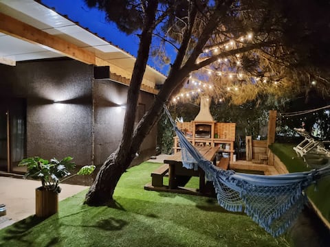 Beach Ecological Forest Hut with Jacuzzi