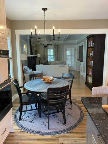 3 Blocks from Lake Harriet! gallery image 4