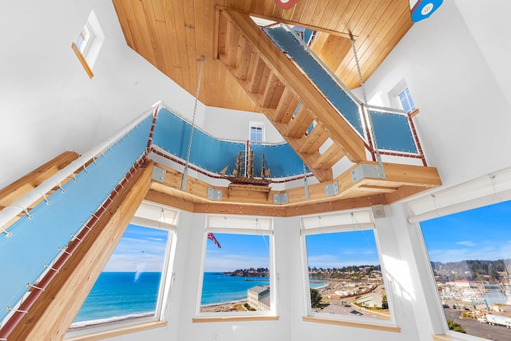 Lighthouse Rental Property Stay in a working lighthouse! - Houses for Rent in Brookings, Oregon ...