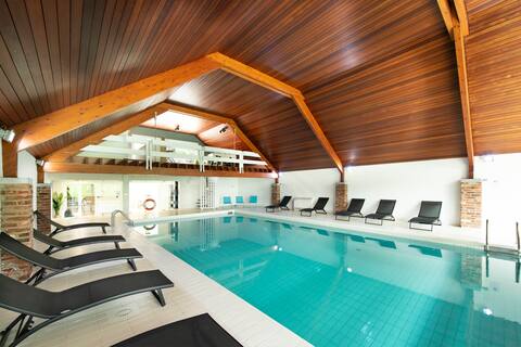 Luxurious residence - 18 people