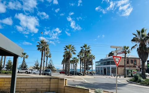 30 seconds to Grange Beach/Jetty/Cafes -Best Value