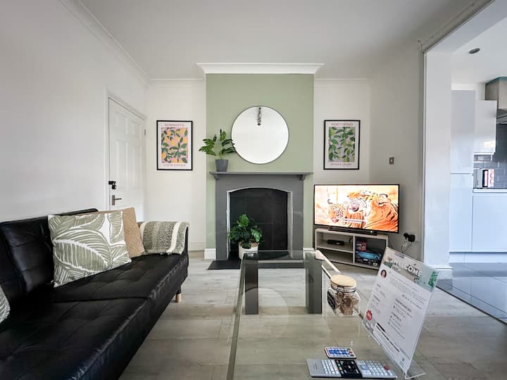 Spacious 3-bed Townhouse In Centre Of Canterbury - Canterbury