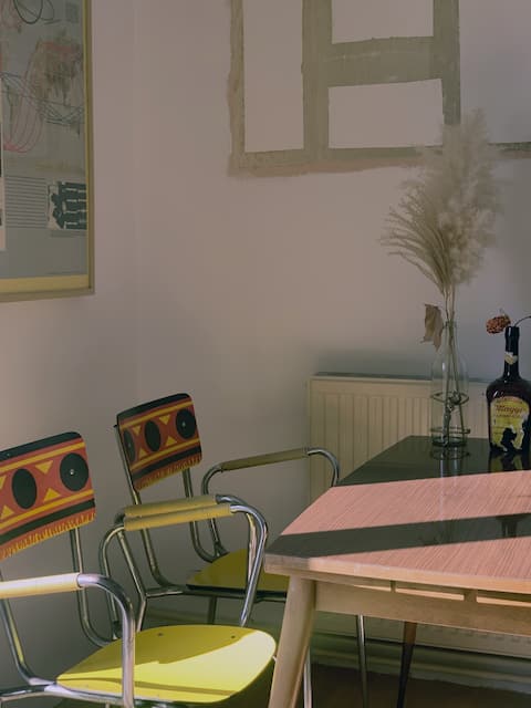 Top Airbnb: Central, quiet & cozy, great view, by main station in Wieden