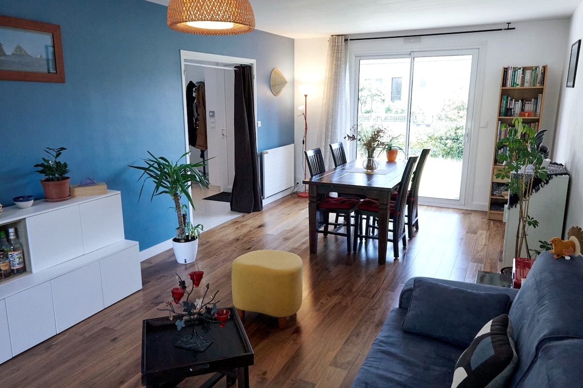 Obývacia izba s rozkladacou pohovkou so skutočným 140*190 cm matracom