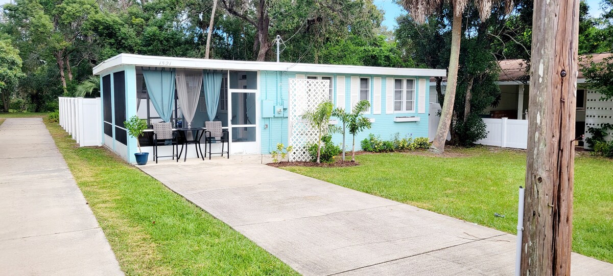 Cozy Bungalow