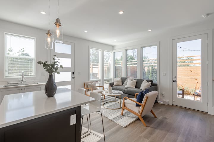 Amazing Light-filled Home With Beautiful Stylings - Seattle, WA
