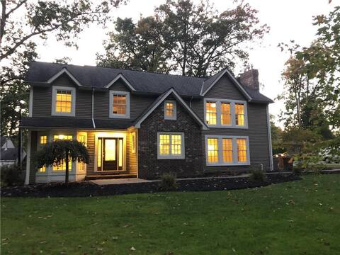 Elegant Spacious House Near Grove City College
