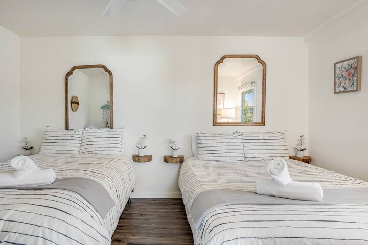 4Beach Flats Sleep 18 2BlK Beach gallery image 4