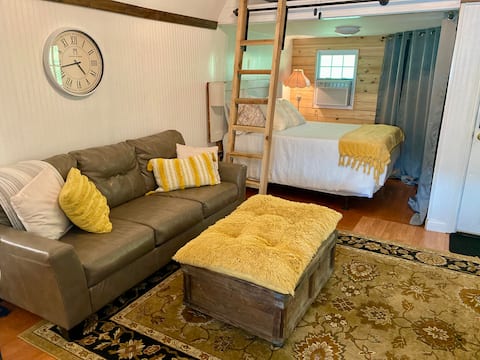 Cute and Cozy tiny home