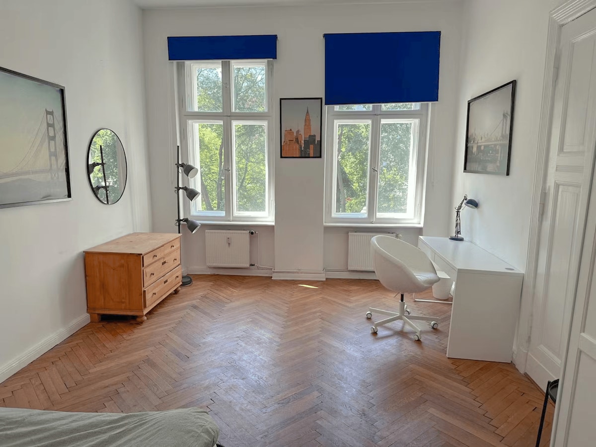 stylish-3-bedroom-apartment-in-kreuzberg-mitte-apartments-for-rent-in