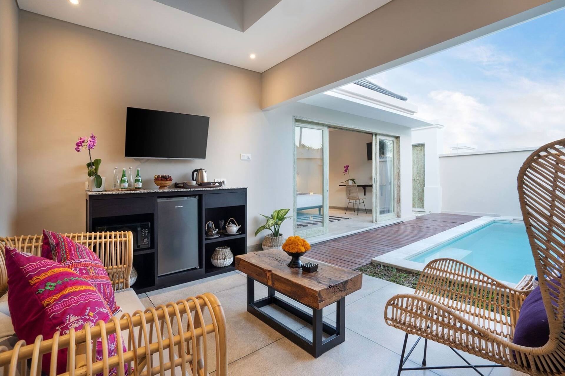 Stylish Beachside Nook 1 Bedroom Private Villa in Canggu 3