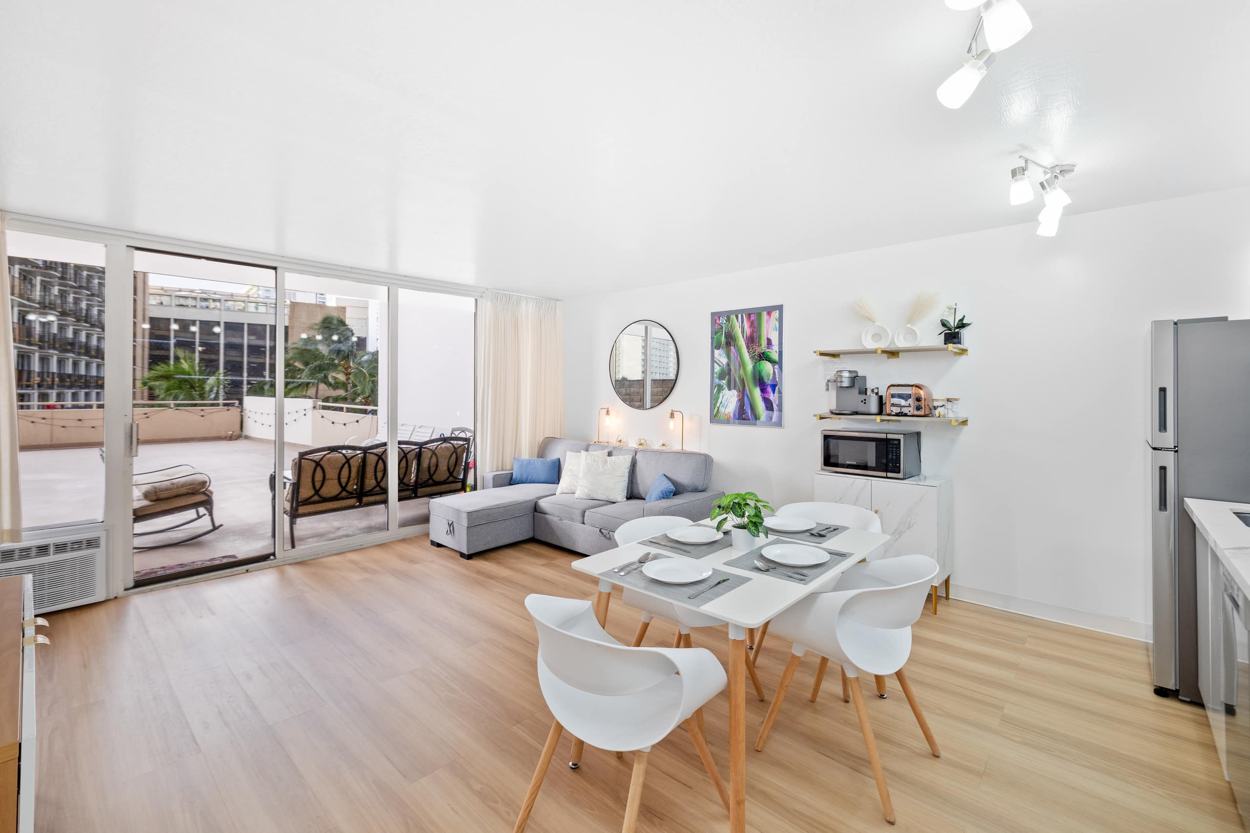Huge patio | Modern | Washer | Free park | 5'Beach - Image 6