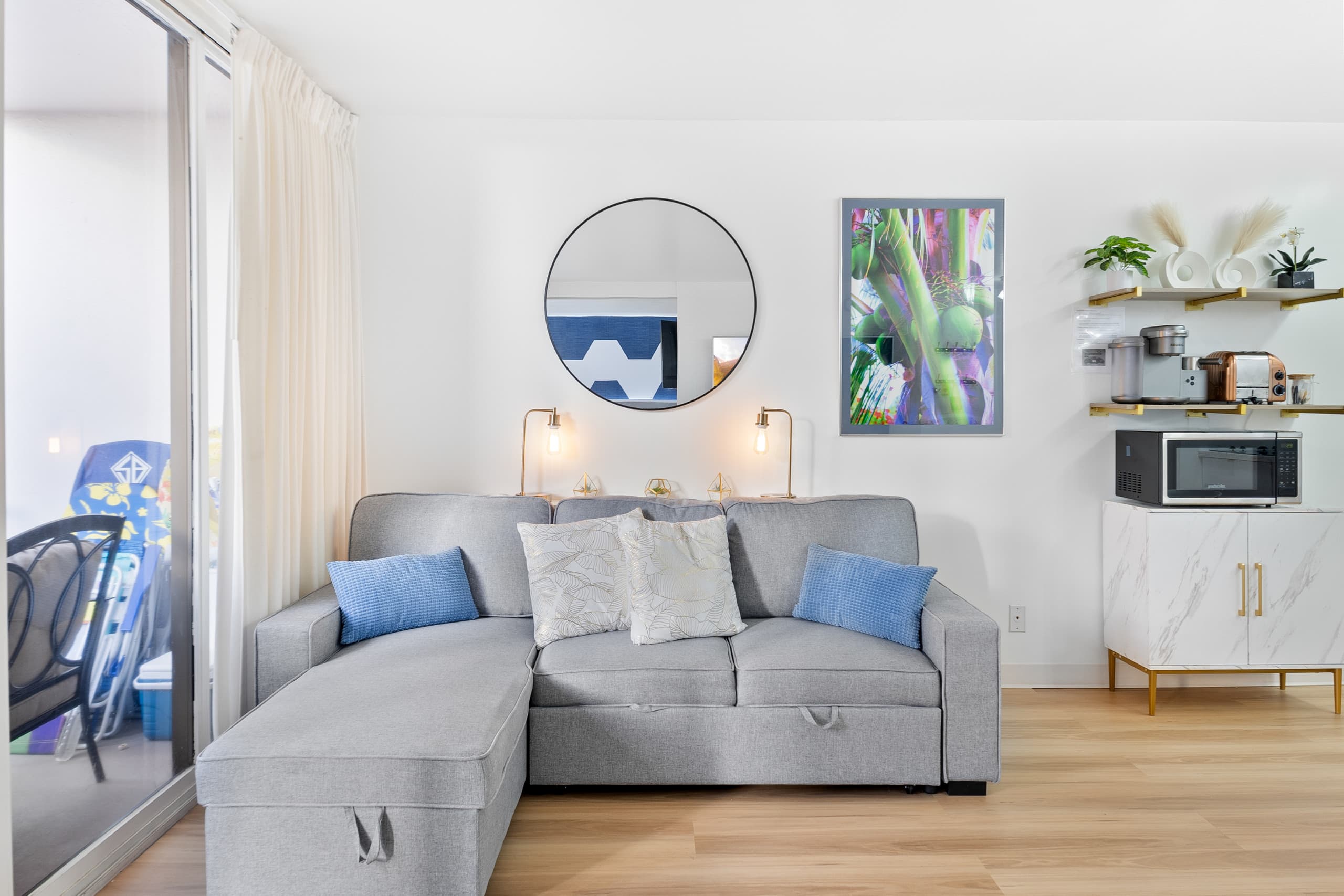 Huge patio | Modern | Washer | Free park | 5'Beach - Image 4