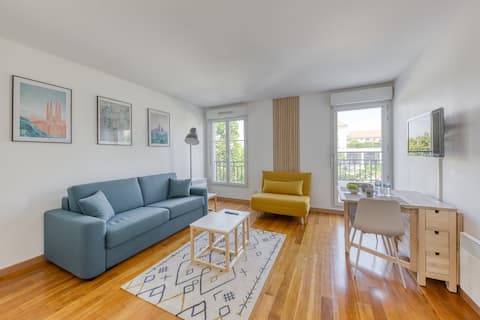 Top Airbnb: (B30) Cosy - 1 minute train / Disneyland & Paris à Bussy Saint Georges